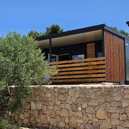 Mobile Jadre I مكان تخييم باكوشتاني